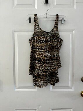Miraclesuit Woman's Brown Summer Beach Leopard Print Tankini Top Sz 10